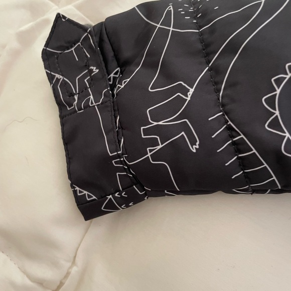 Carter’s baby boys size 12 month winter coat. Excellent condition. - Picture 2 of 5